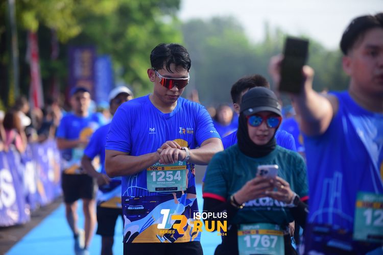 Race photo from Isoplus Run 2024 Surabaya