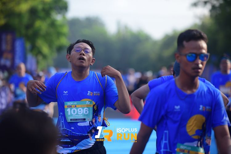 Race photo from Isoplus Run 2024 Surabaya