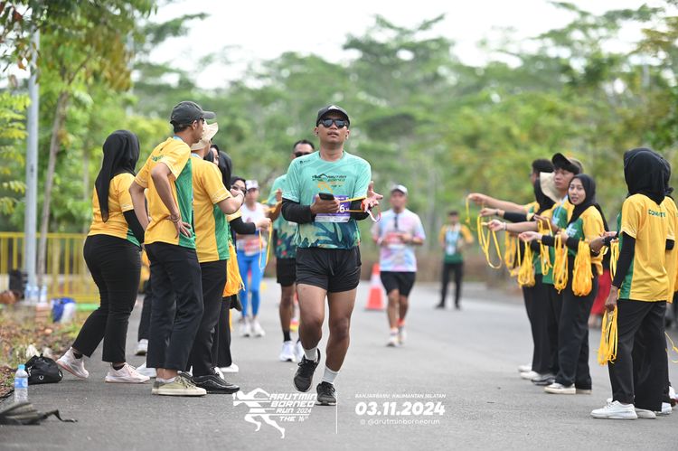 Race photo from Arutmin Borneo Run 2024