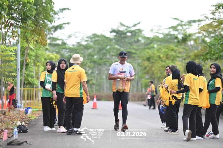 Race photo from Arutmin Borneo Run 2024