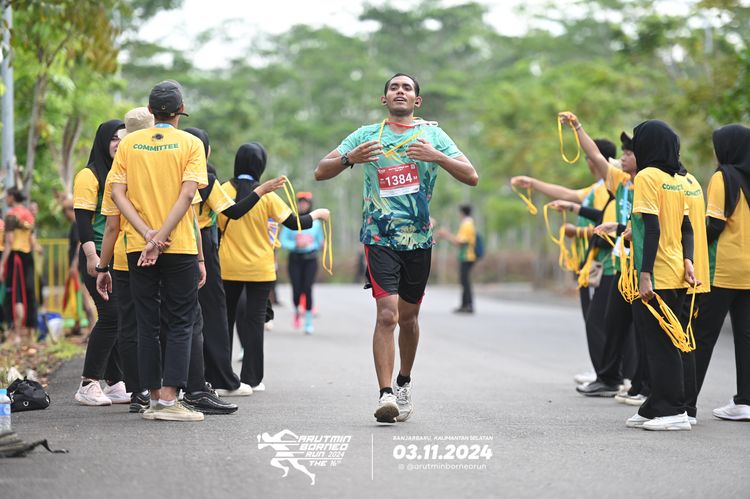 Race photo from Arutmin Borneo Run 2024