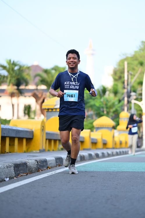 Race photo from KEMLU RUN 2025