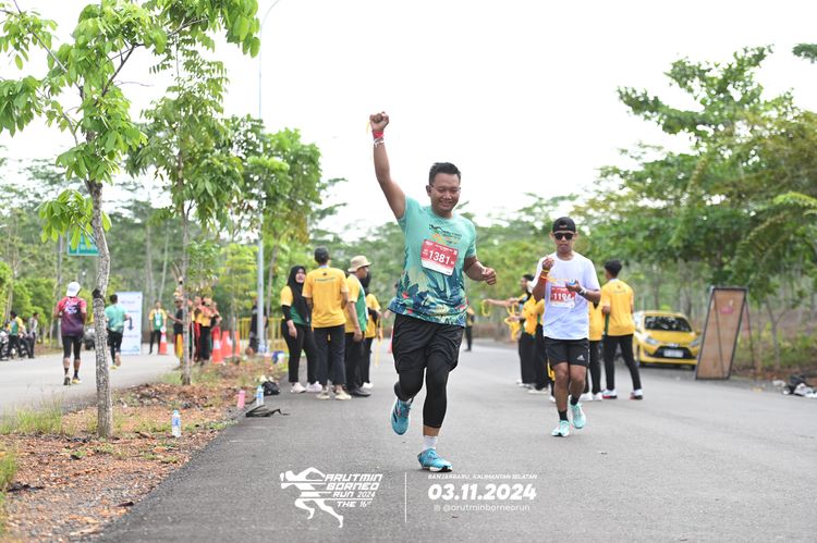 Race photo from Arutmin Borneo Run 2024