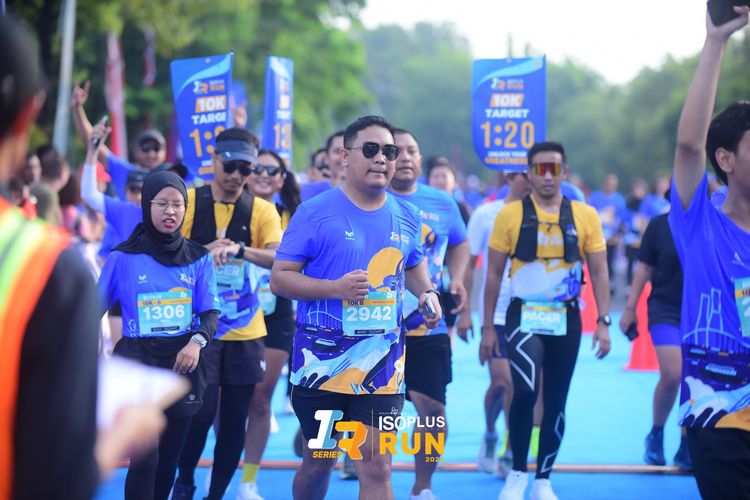 Race photo from Isoplus Run 2024 Surabaya