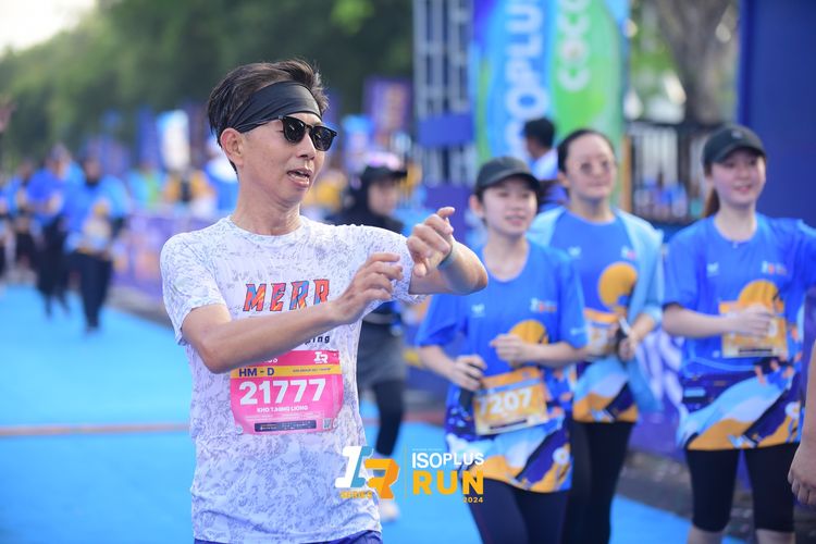 Race photo from Isoplus Run 2024 Surabaya