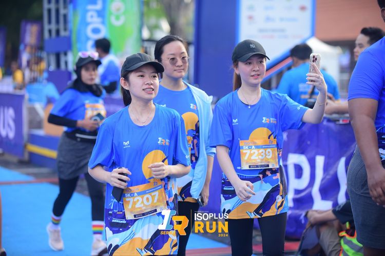 Race photo from Isoplus Run 2024 Surabaya