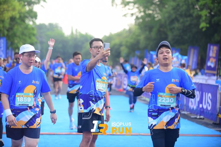 Race photo from Isoplus Run 2024 Surabaya