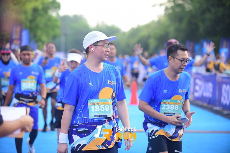 Race photo from Isoplus Run 2024 Surabaya