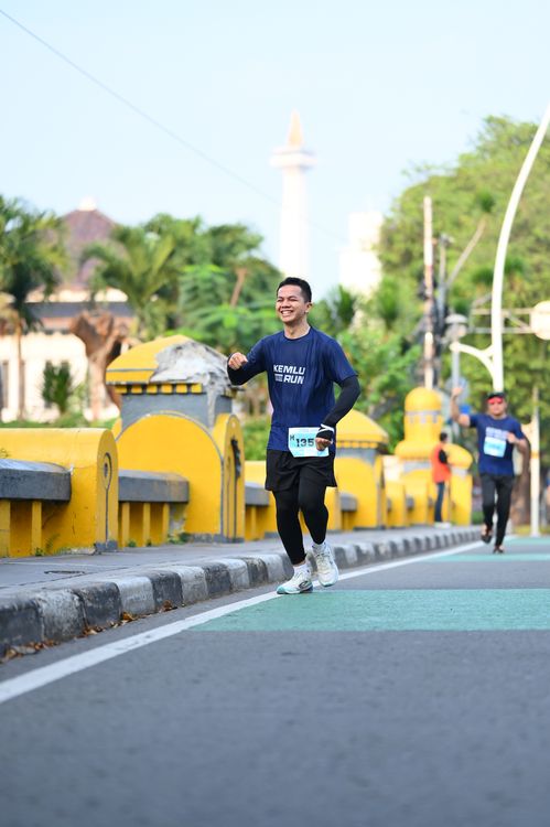 Race photo from KEMLU RUN 2025