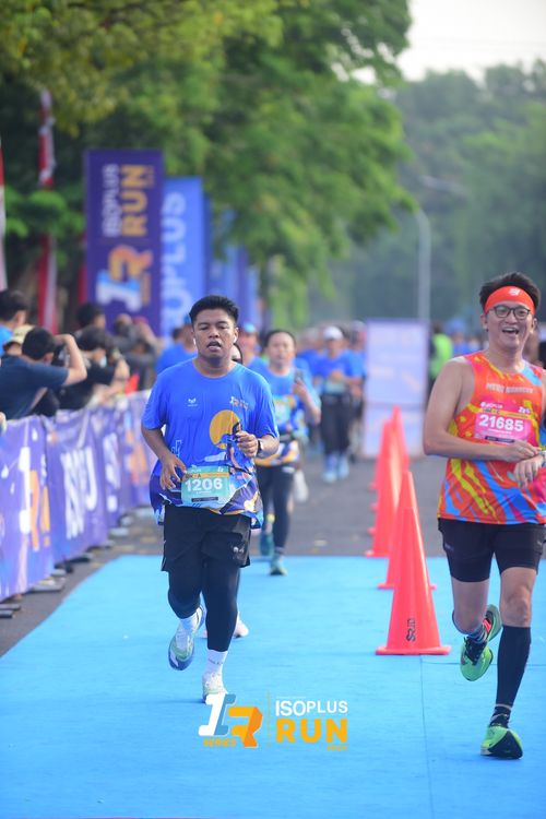 Race photo from Isoplus Run 2024 Surabaya