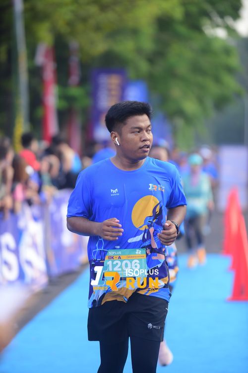 Race photo from Isoplus Run 2024 Surabaya
