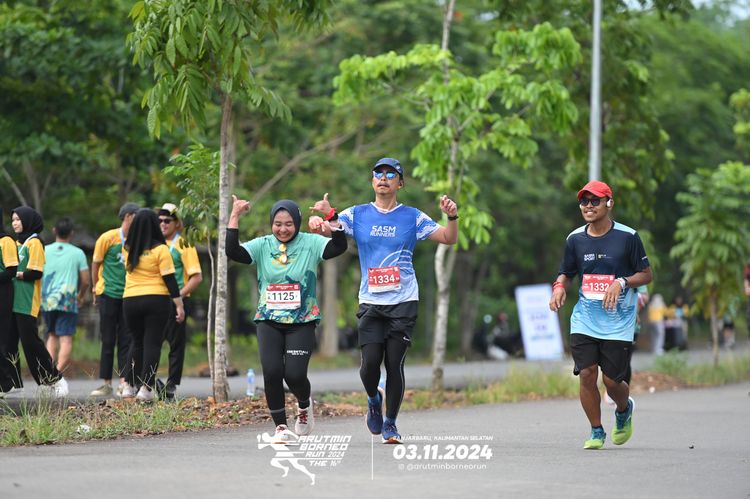 Race photo from Arutmin Borneo Run 2024