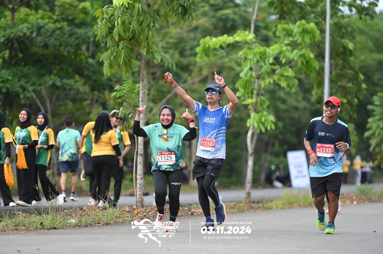 Race photo from Arutmin Borneo Run 2024