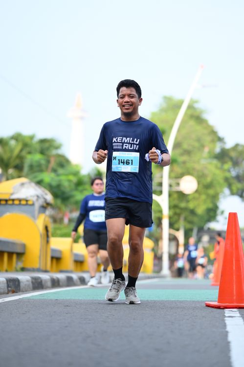 Race photo from KEMLU RUN 2025