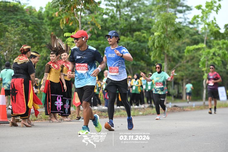 Race photo from Arutmin Borneo Run 2024