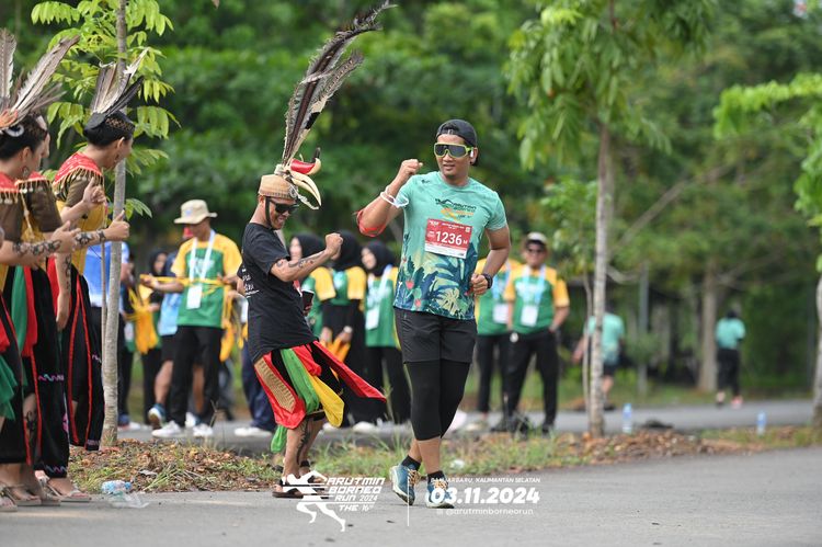 Race photo from Arutmin Borneo Run 2024