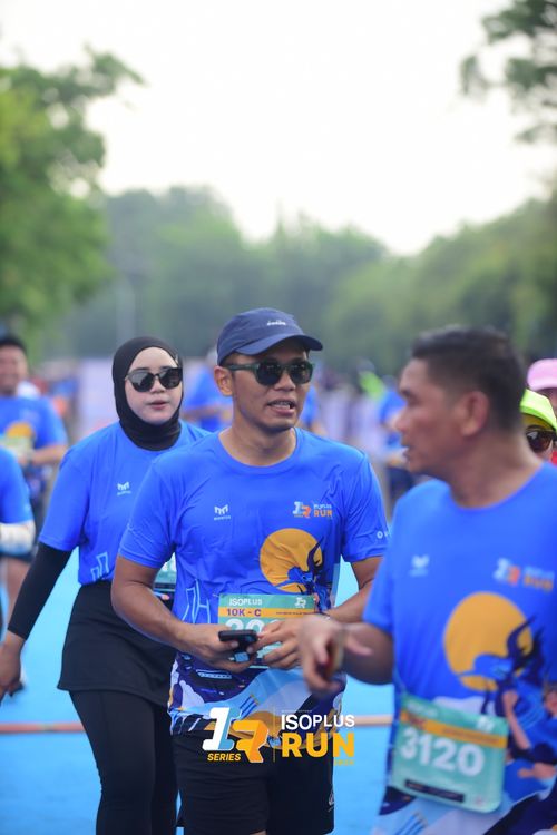 Race photo from Isoplus Run 2024 Surabaya