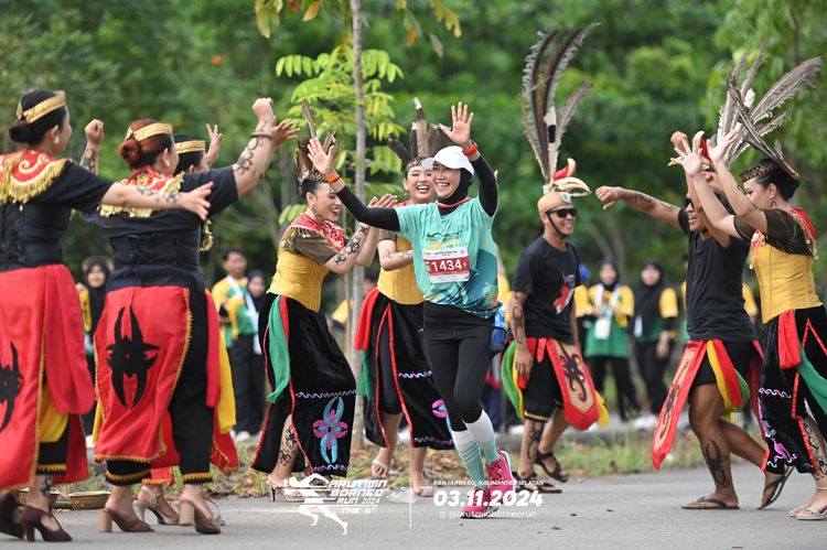 Race photo from Arutmin Borneo Run 2024