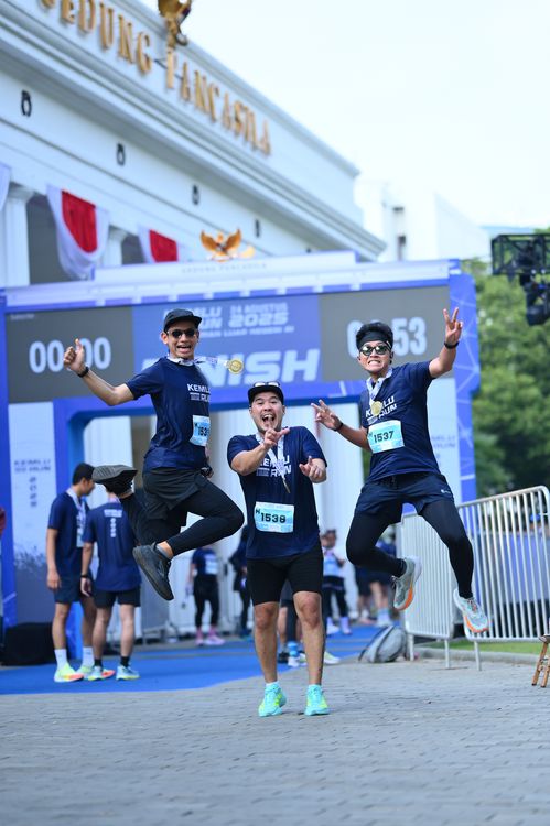 Race photo from KEMLU RUN 2025