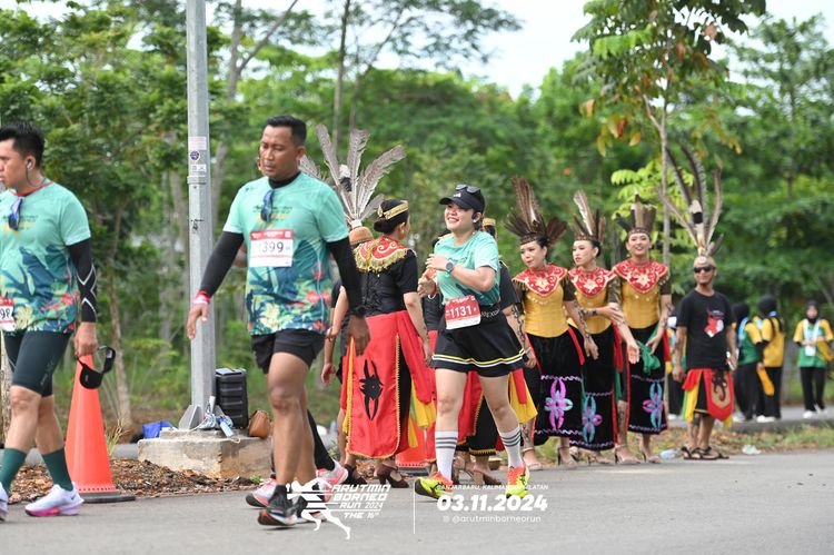 Race photo from Arutmin Borneo Run 2024