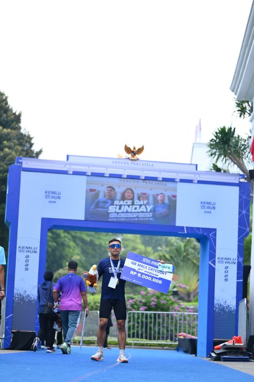 Race photo from KEMLU RUN 2025
