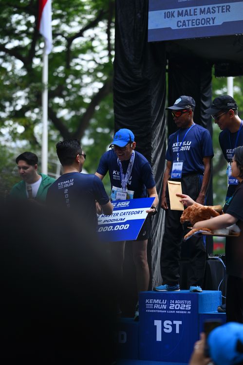 Race photo from KEMLU RUN 2025