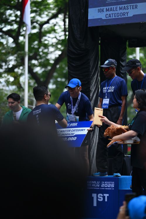 Race photo from KEMLU RUN 2025