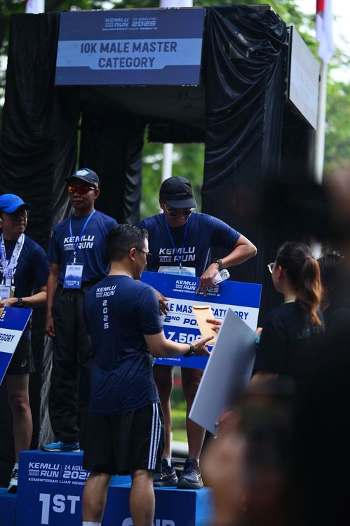 Race photo from KEMLU RUN 2025