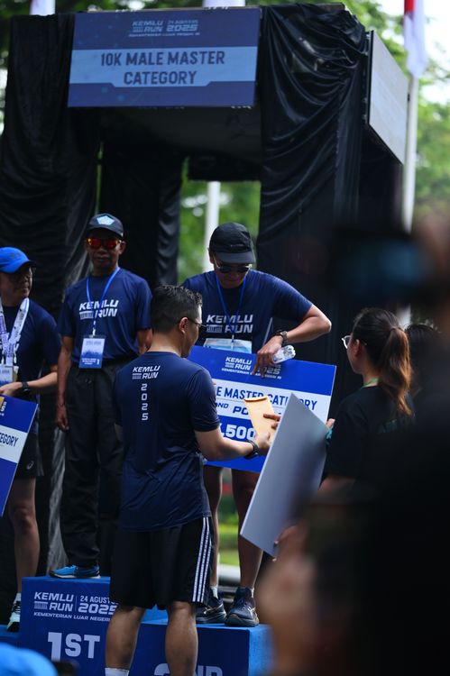 Race photo from KEMLU RUN 2025