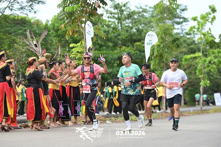Race photo from Arutmin Borneo Run 2024