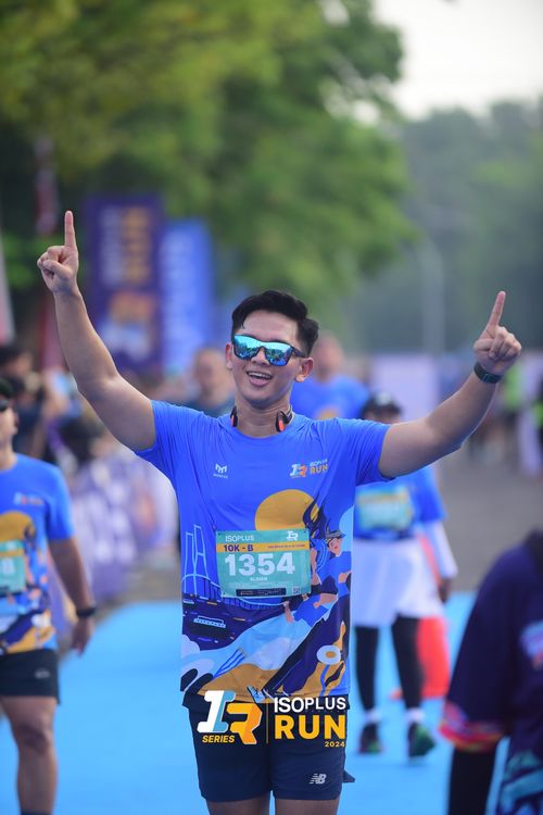 Race photo from Isoplus Run 2024 Surabaya
