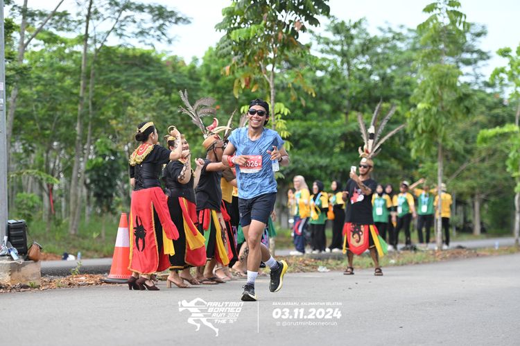 Race photo from Arutmin Borneo Run 2024