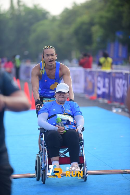 Race photo from Isoplus Run 2024 Surabaya