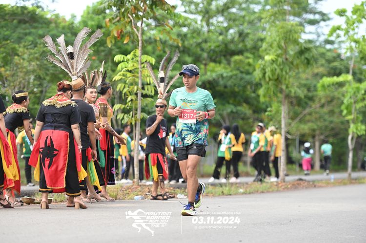 Race photo from Arutmin Borneo Run 2024