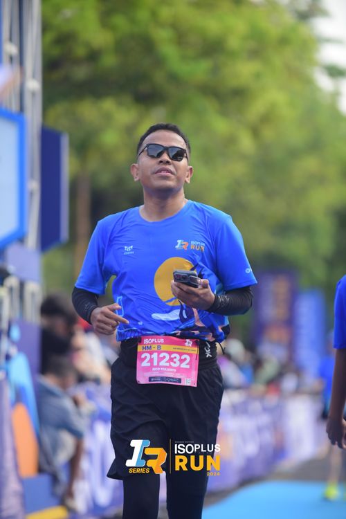 Race photo from Isoplus Run 2024 Surabaya