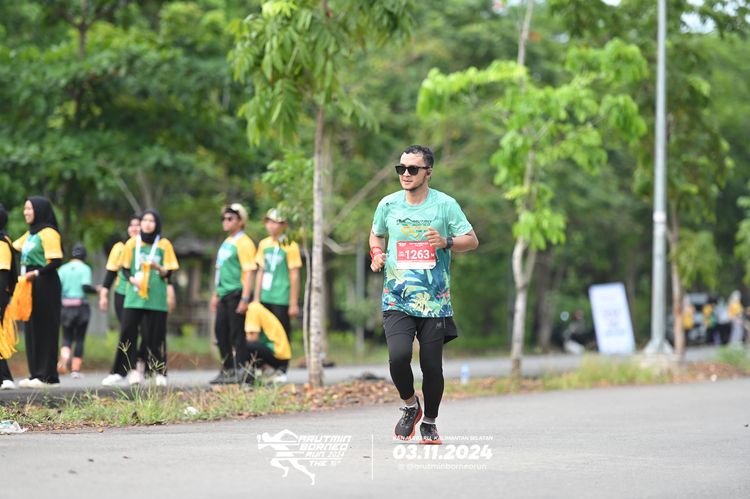 Race photo from Arutmin Borneo Run 2024