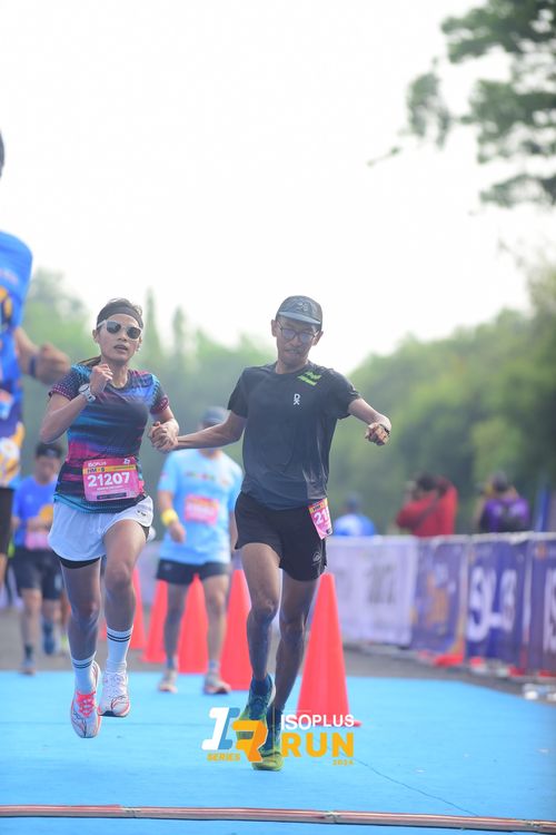 Race photo from Isoplus Run 2024 Surabaya