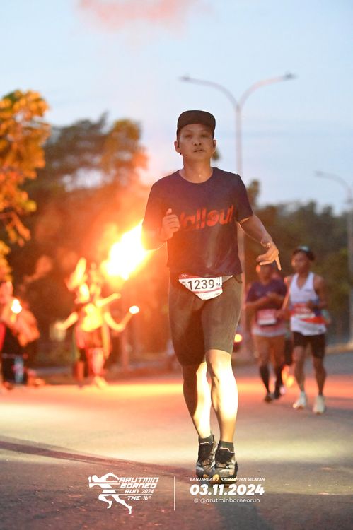 Race photo from Arutmin Borneo Run 2024