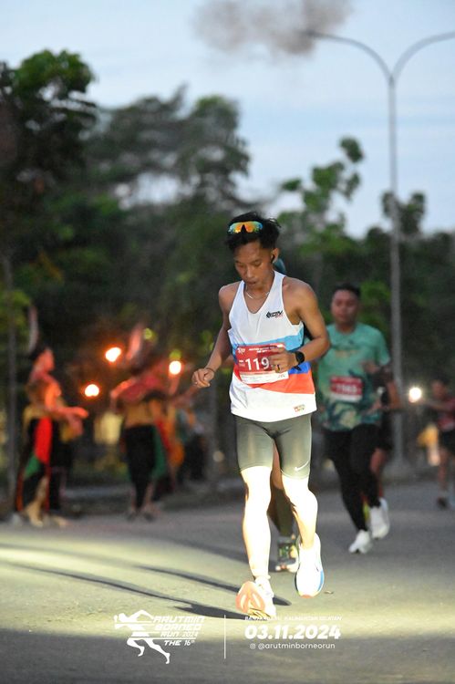 Race photo from Arutmin Borneo Run 2024