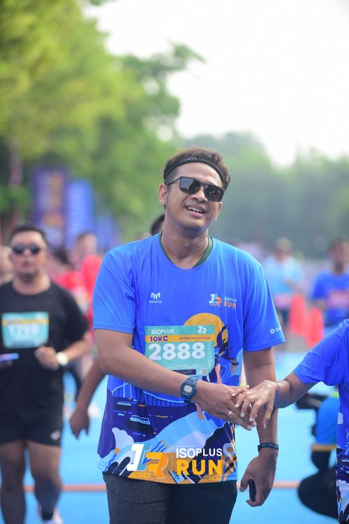Race photo from Isoplus Run 2024 Surabaya