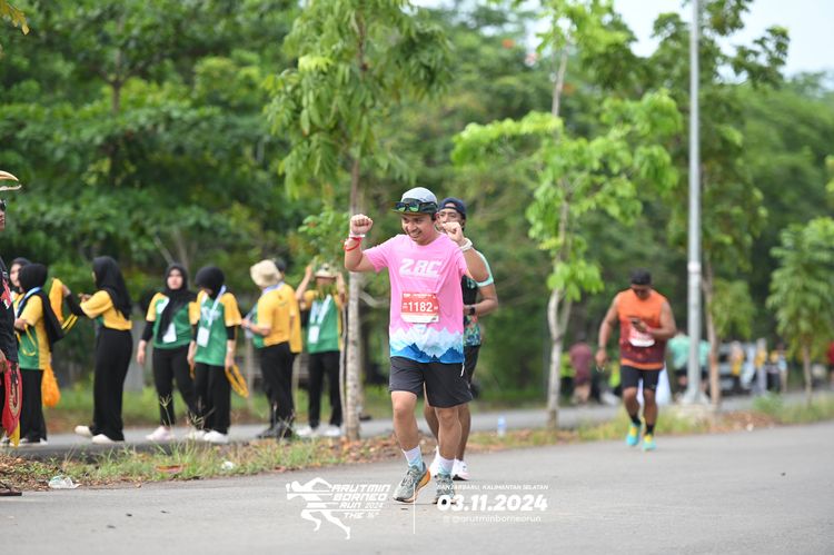Race photo from Arutmin Borneo Run 2024