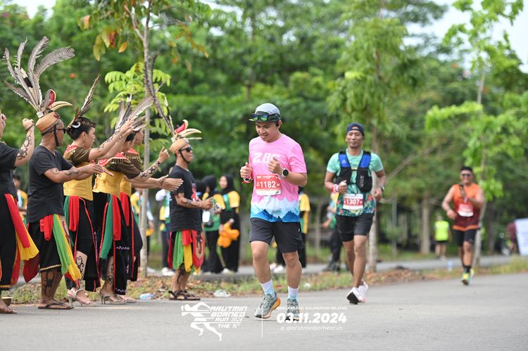 Race photo from Arutmin Borneo Run 2024