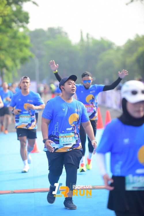 Race photo from Isoplus Run 2024 Surabaya