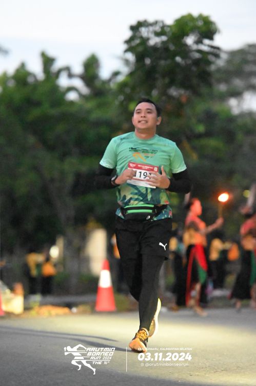 Race photo from Arutmin Borneo Run 2024
