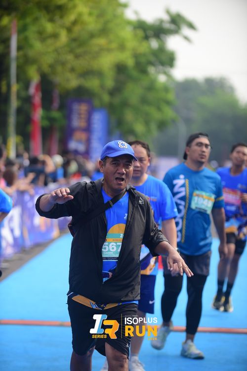 Race photo from Isoplus Run 2024 Surabaya