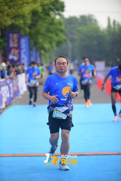 Race photo from Isoplus Run 2024 Surabaya
