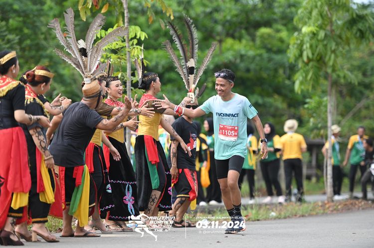 Race photo from Arutmin Borneo Run 2024