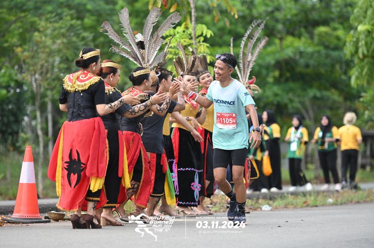 Race photo from Arutmin Borneo Run 2024