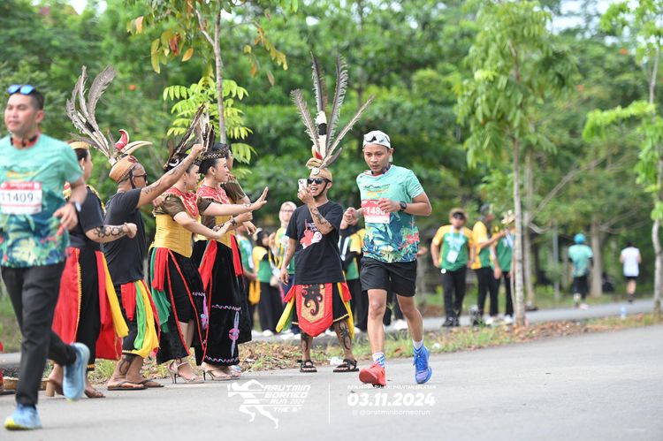 Race photo from Arutmin Borneo Run 2024