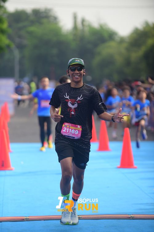 Race photo from Isoplus Run 2024 Surabaya